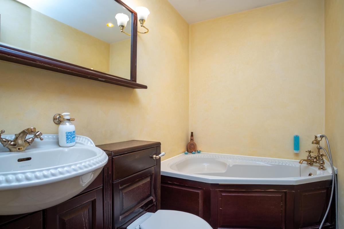 Dream Stay - Main Square Apartment with Picturesque View - Hizvo