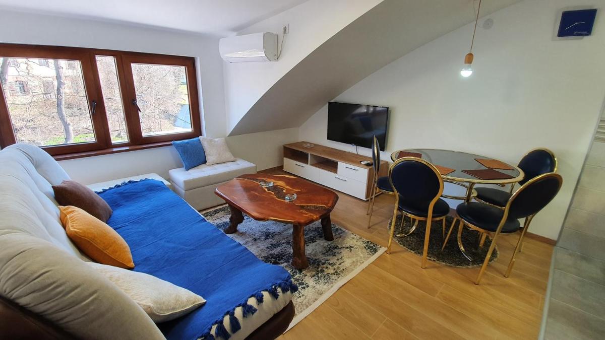Bella Ciao - Housity
