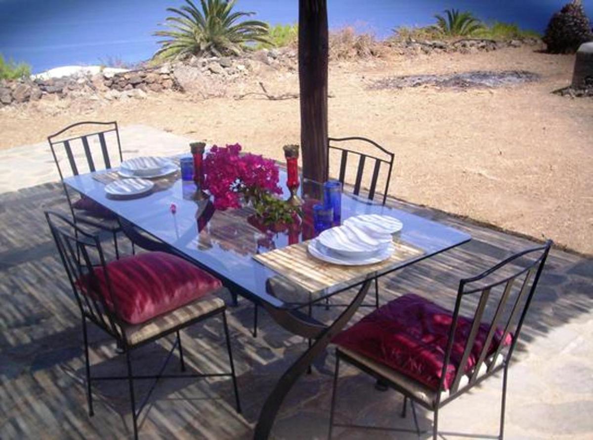Charming studio with sea view in Pantelleria 25 sqm - Housity