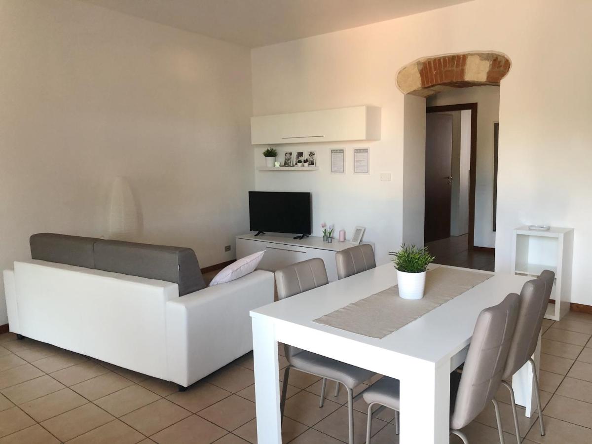 Rose e Tulipani - Housity