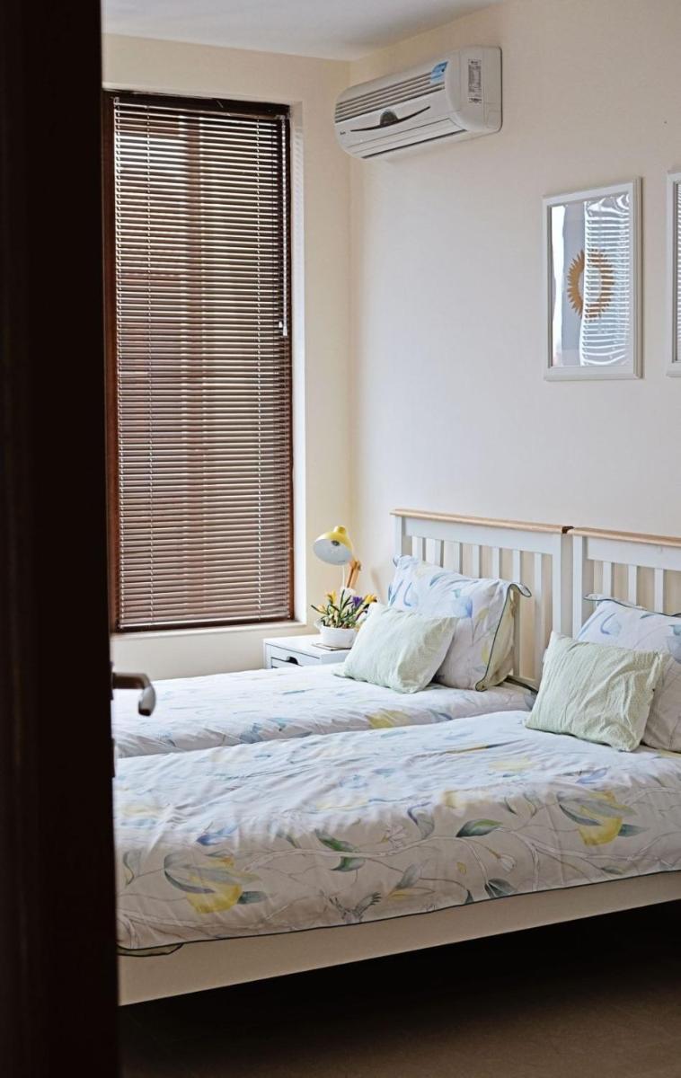 Lighthouse Golf Private Villa - Green and Blue - Housity