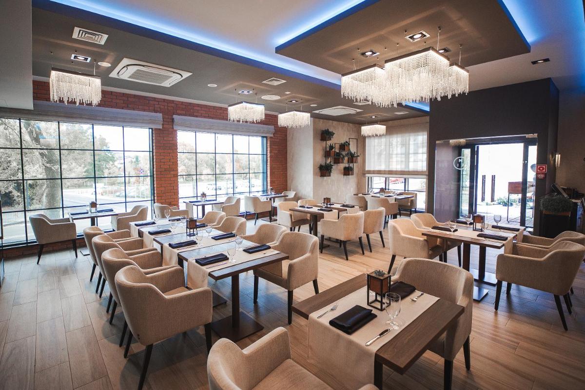 Hotel przy Młynie - Housity