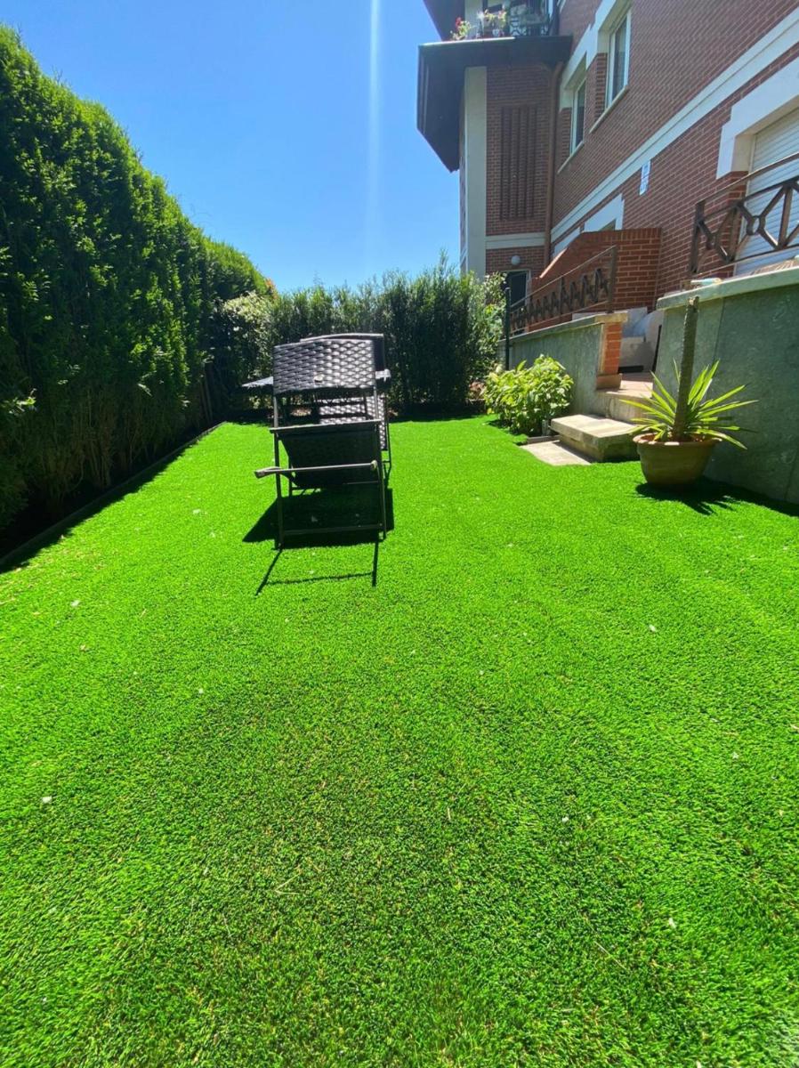 Apartamento con Jardín - Housity