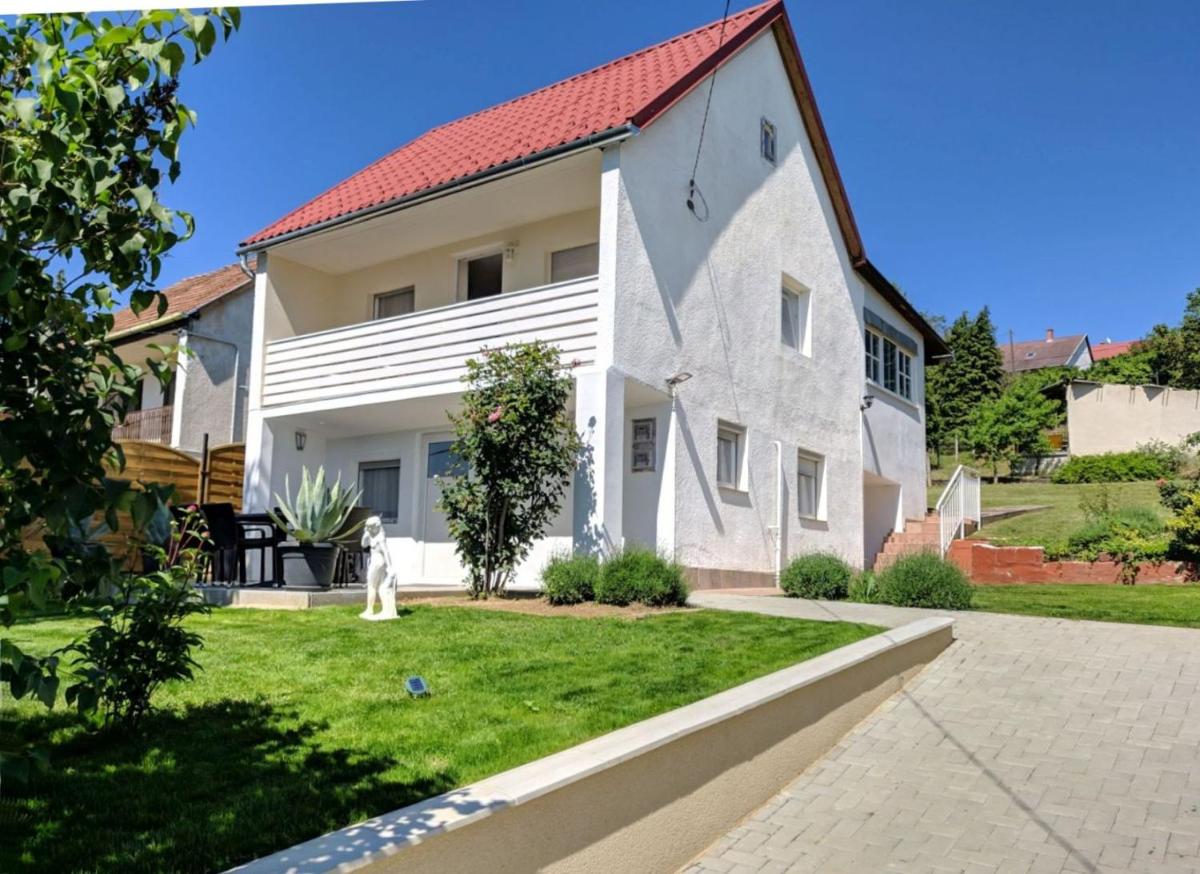 Eleven apartman house - Housity