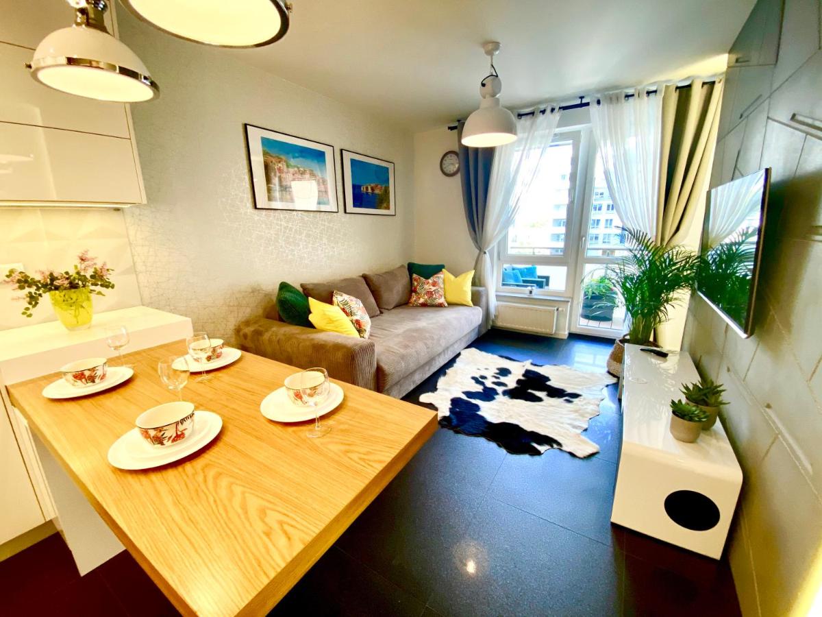 New Wave Apartment Big & Beautiful - Hizvo