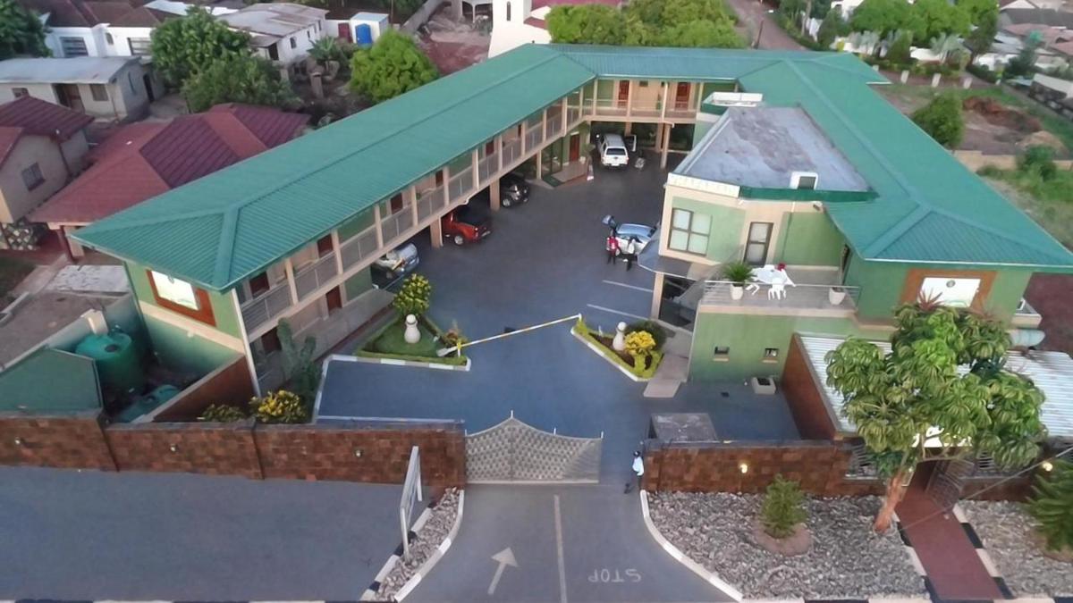 Vhafamadi Bed And Breakfast - Housity