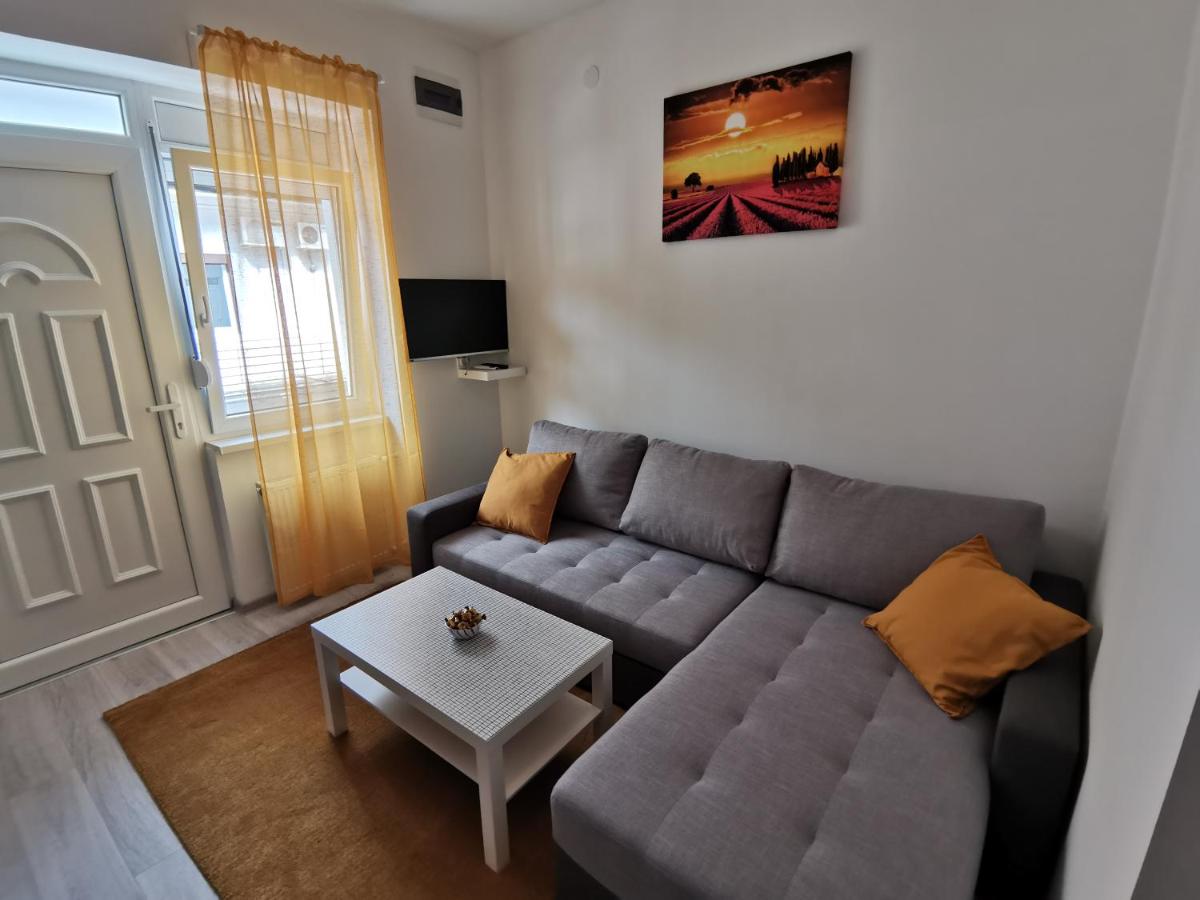 RIS CENTRAL Apartments - Housity
