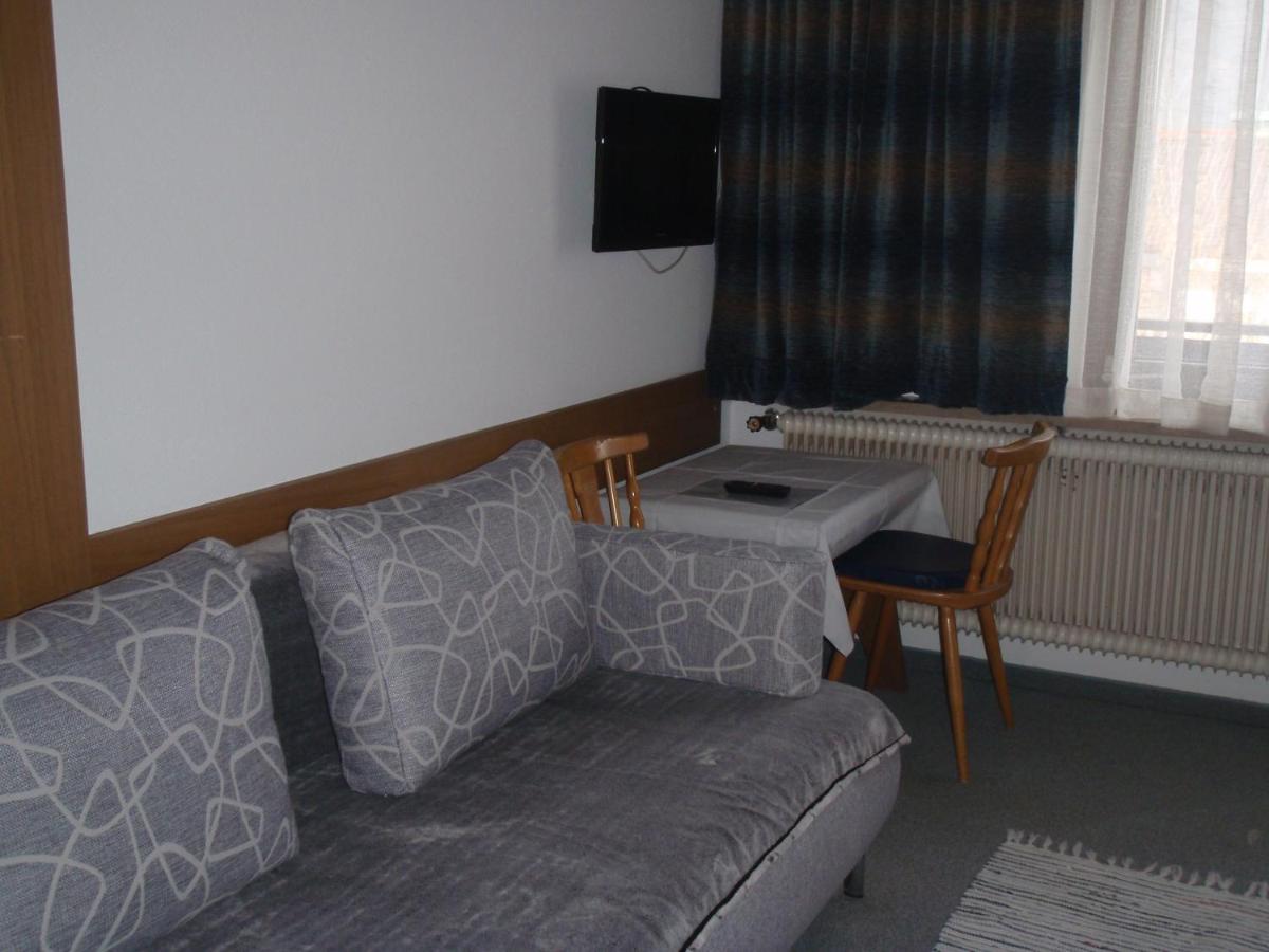 Telfer Stubm - Housity