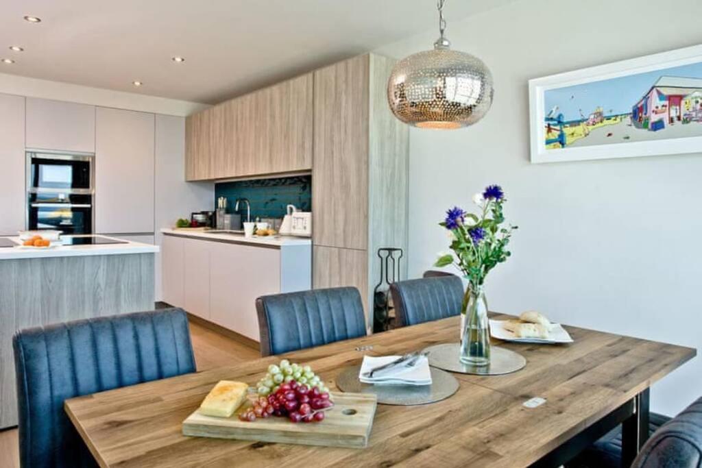 Fistral Two Bed Apartment in Pentire - Housity
