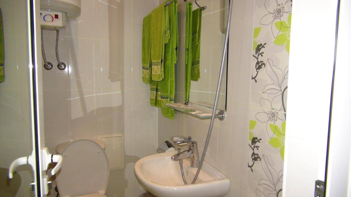 Семеен хотел Лъки - Housity