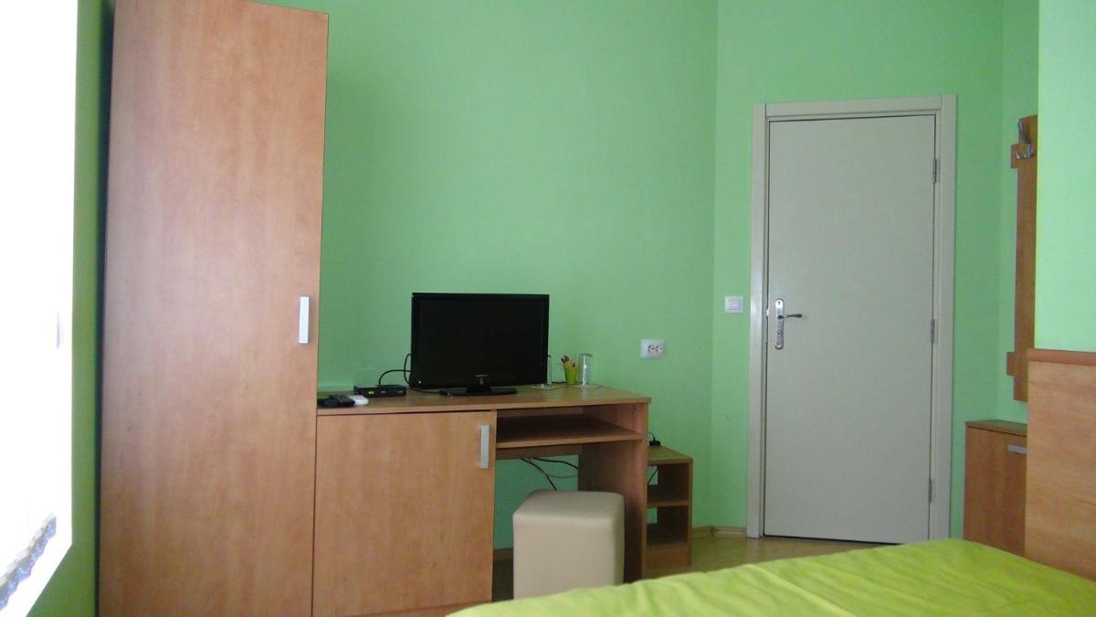 Семеен хотел Лъки - Housity