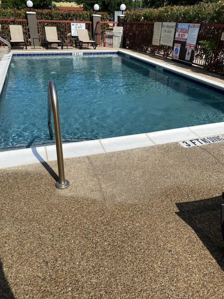 Country Inn & Suites by Radisson, Fort Worth, TX - Hizvo