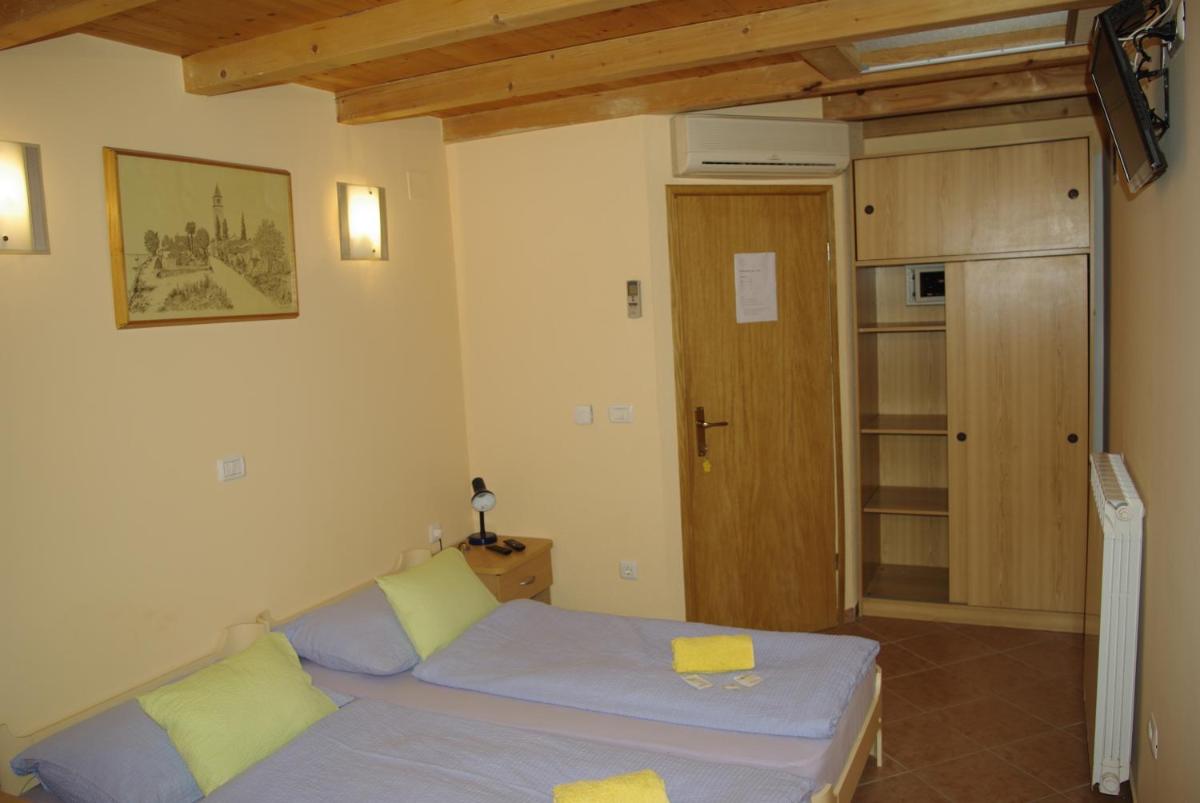 Apartments & Rooms BARBARA - Housity