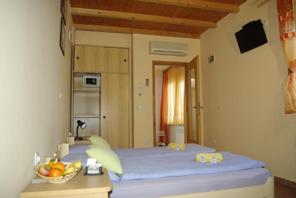 Apartments & Rooms BARBARA - Housity