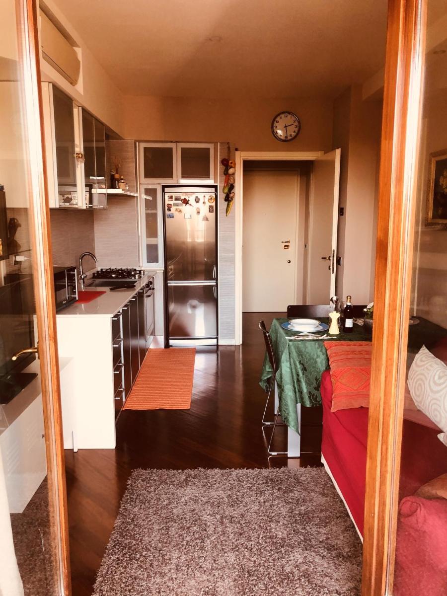 Elegant Apartment in Monza with Garden View - Housity