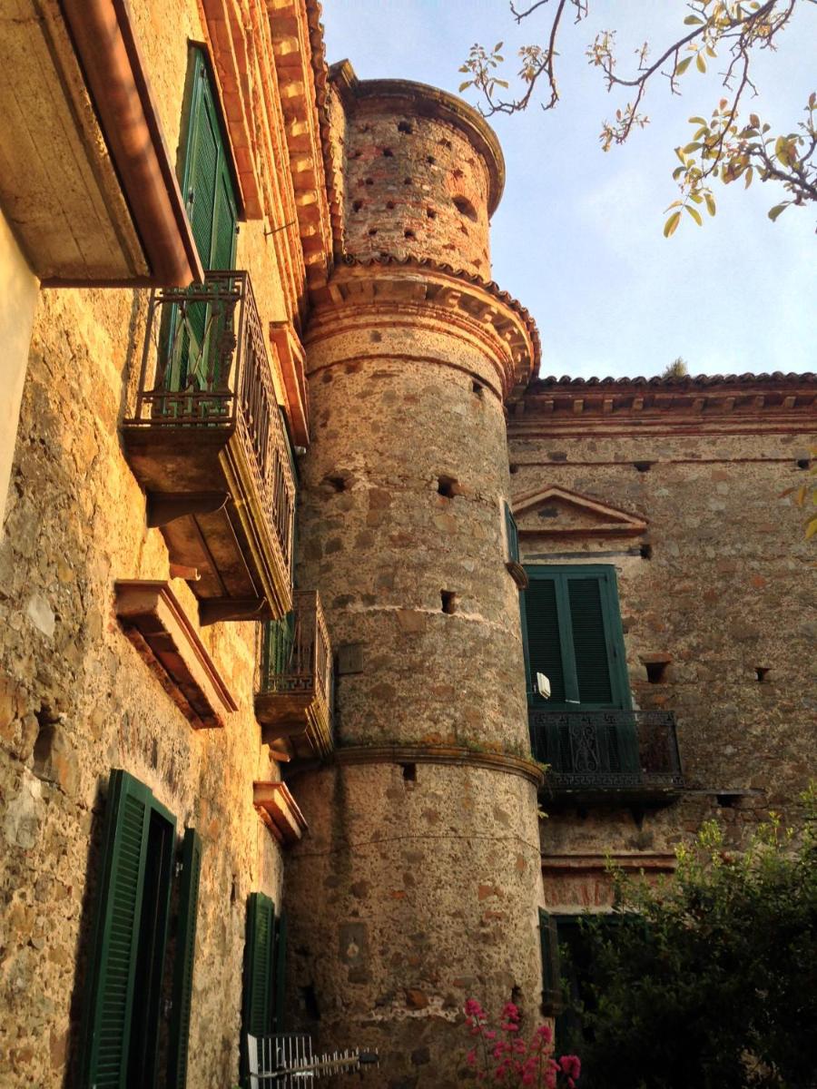 Suitetrails - Serramezzana: bilocale in antico palazzo nobiliare a breve distanza dal mare di acciaroli(5 vele 2017),agnone,castellabate(bandiere blu)