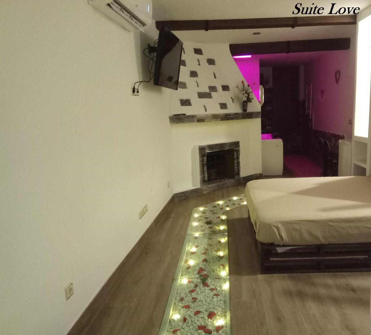 Suite Love Jacuzzi (Casas Toya) - Housity