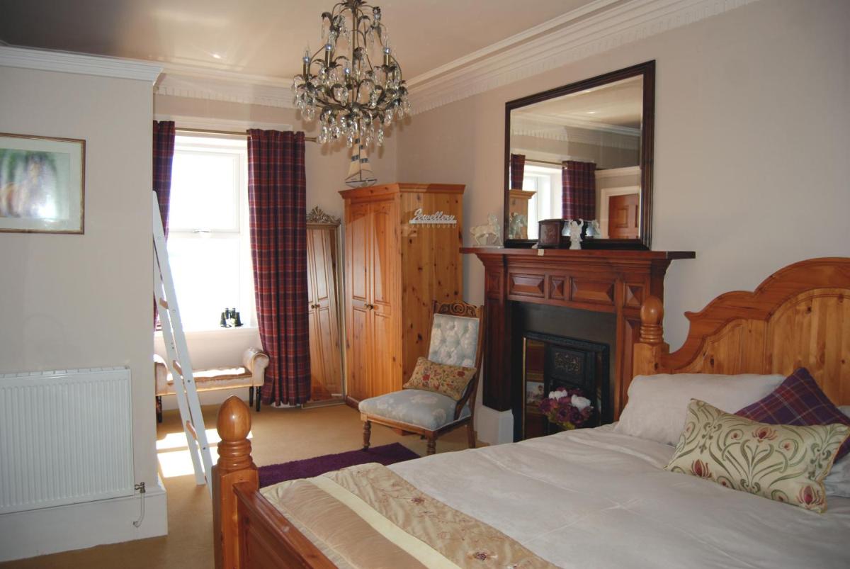 Orsay House - Housity