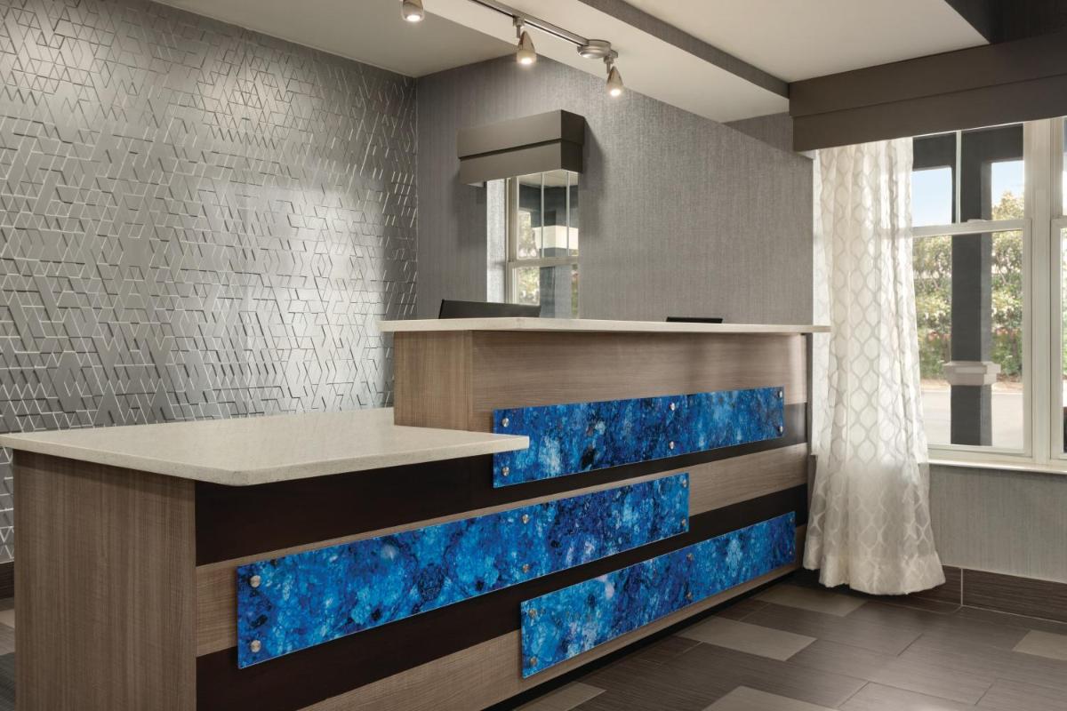 La Quinta by Wyndham Cookeville - Housity
