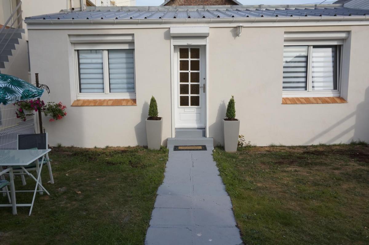 Maison de standing avec jardin à 200m de la plage - Housity