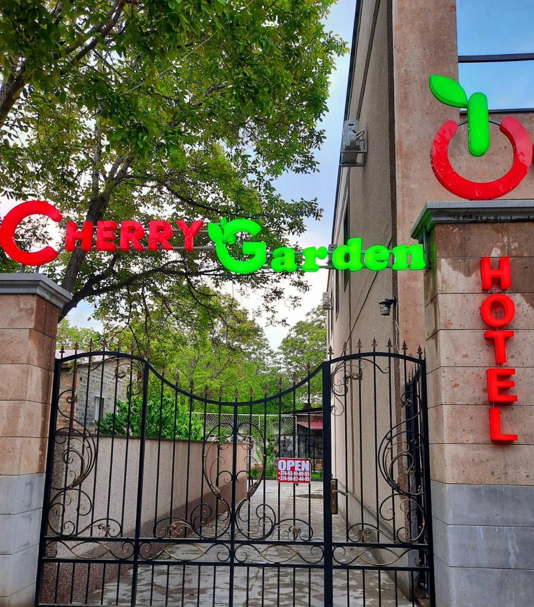 Cherry Garden Boutique Hotel - Housity