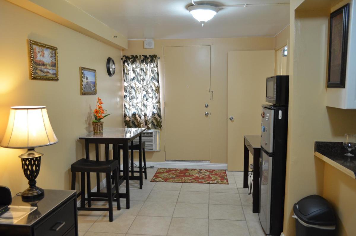 Waikiki Condo Just Remodeled Kuhio Village 202A - Housity