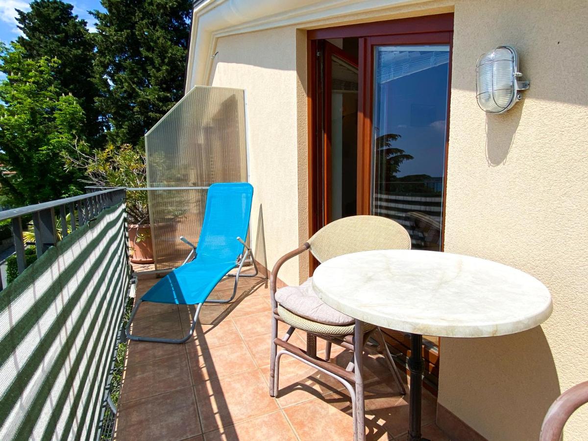 Apartment Rustica - Housity