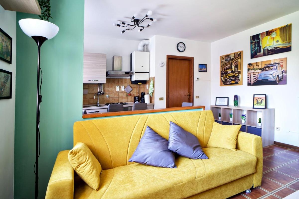 Suitetrails - Casa Zoe Apartment Free parking,self check in & free wi fi