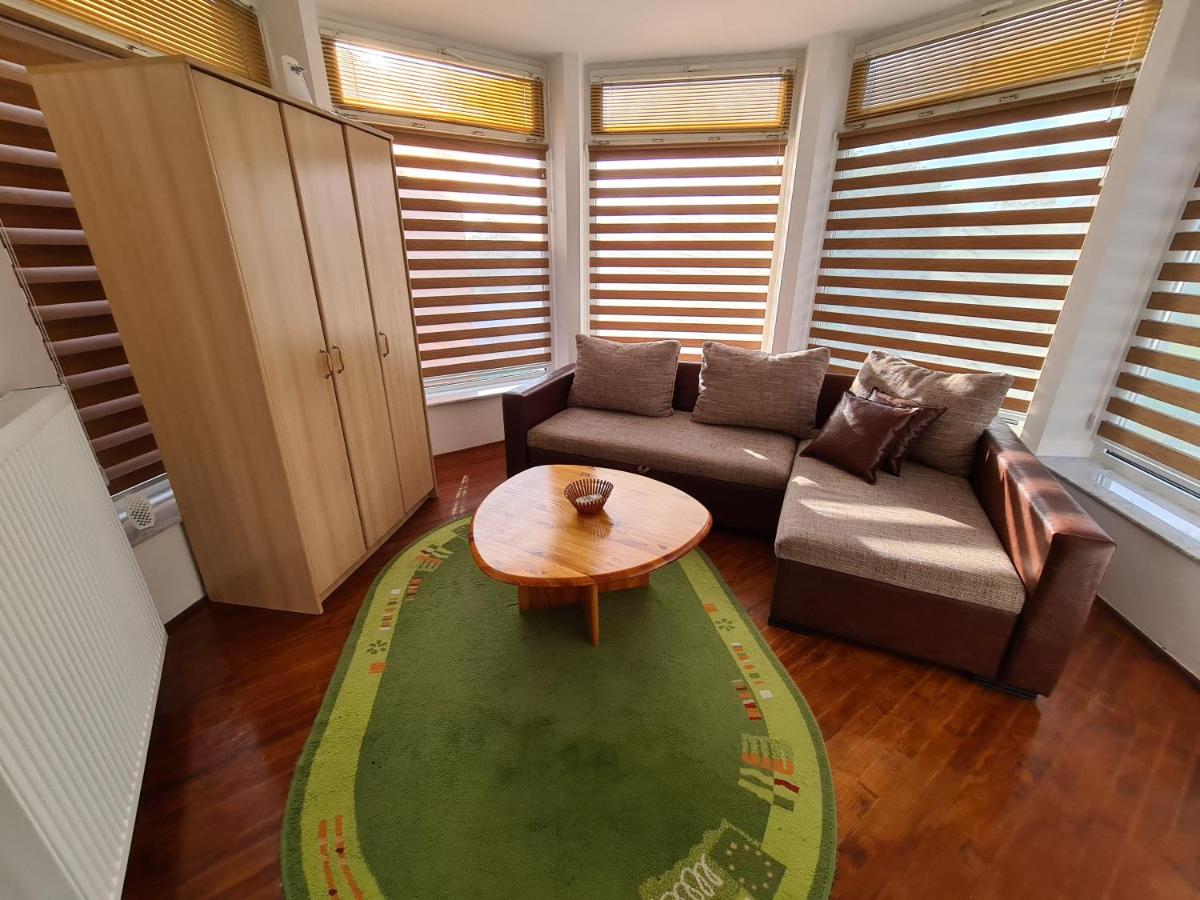 Guest House Luxotel - Housity