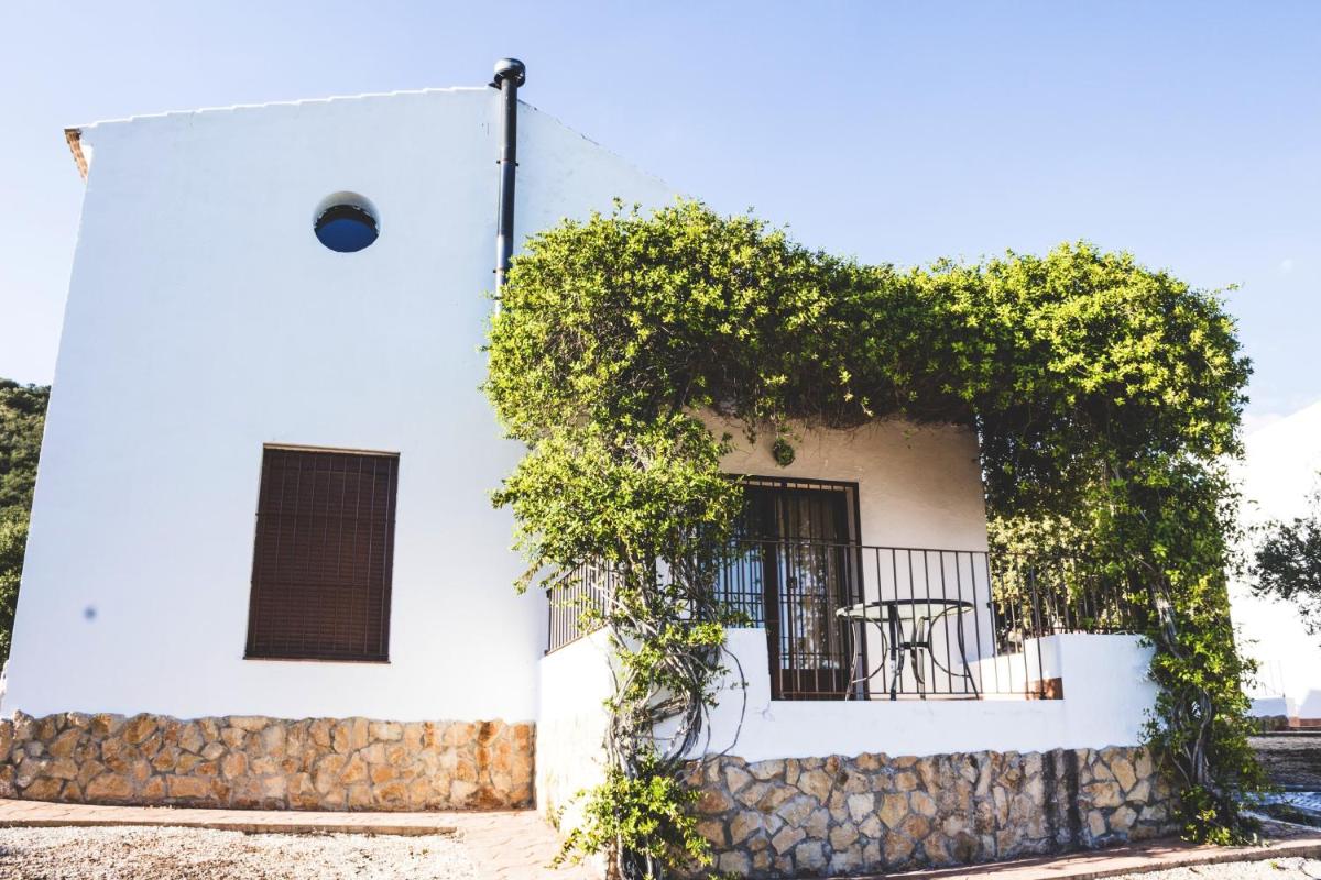 Charming house in Estepa with shared pool - Housity