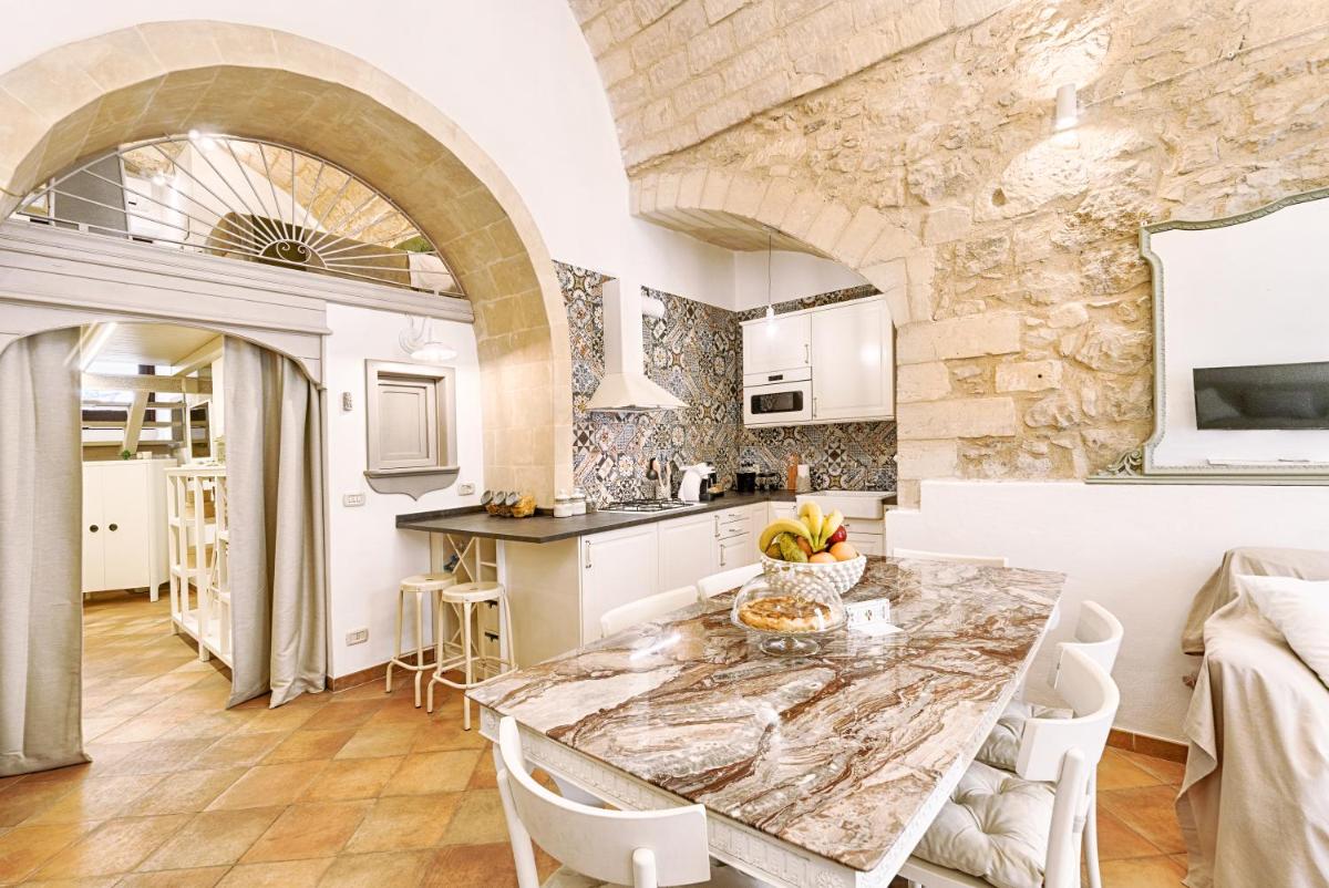 Mario Leggio 83, gocce di Sicilia - Housity