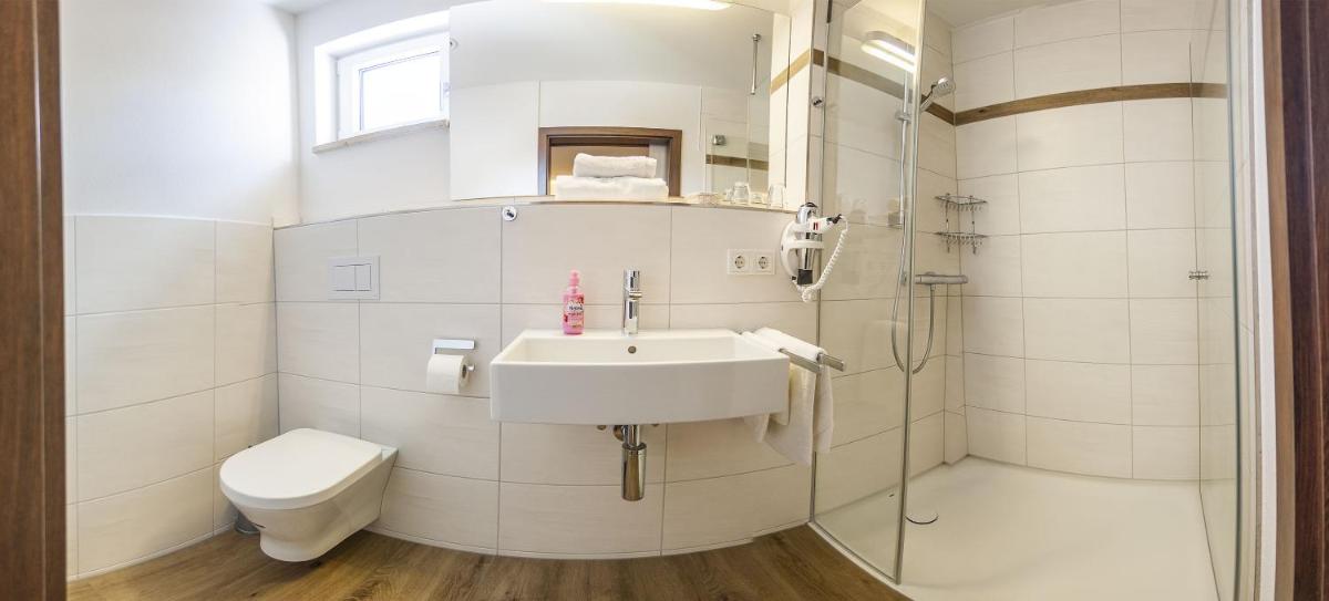 Hotel-Gasthof Krone - Housity