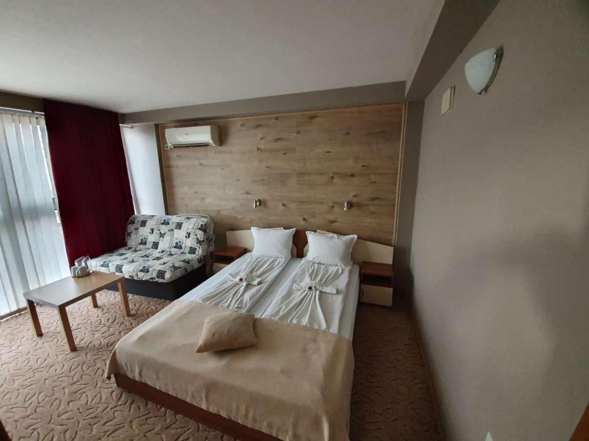 Family Hotel Kedara - Housity