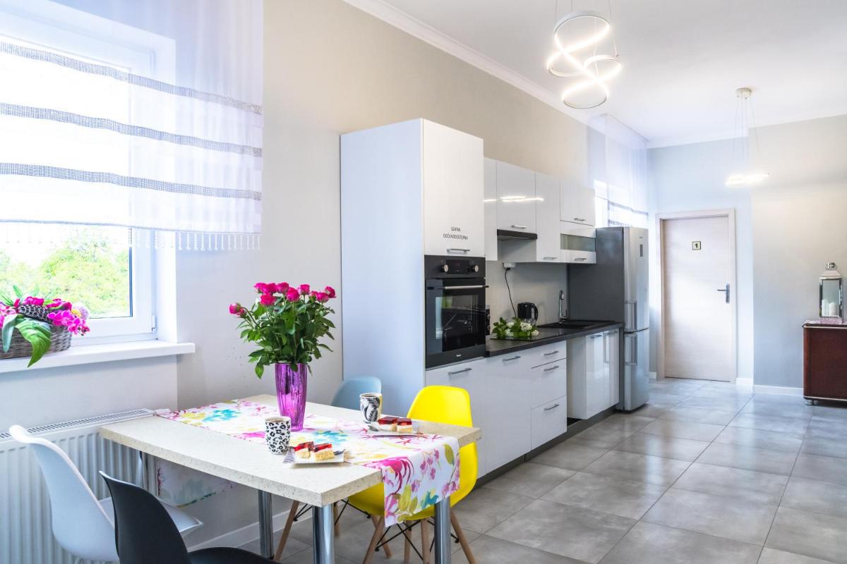 Pokoje Hotelowe Siedlczanka - Housity