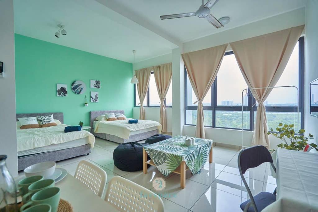 Suitetrails - Studio with Pool - 4 Pax - FREE Netflix - Semenyih