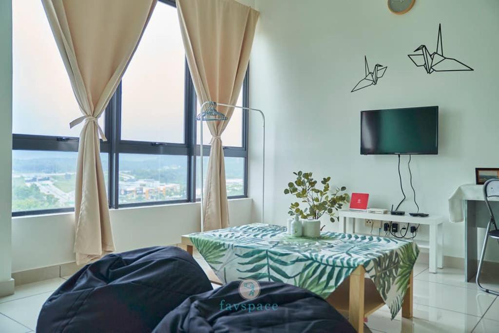 Suitetrails - Studio with Pool - 4 Pax - FREE Netflix - Semenyih