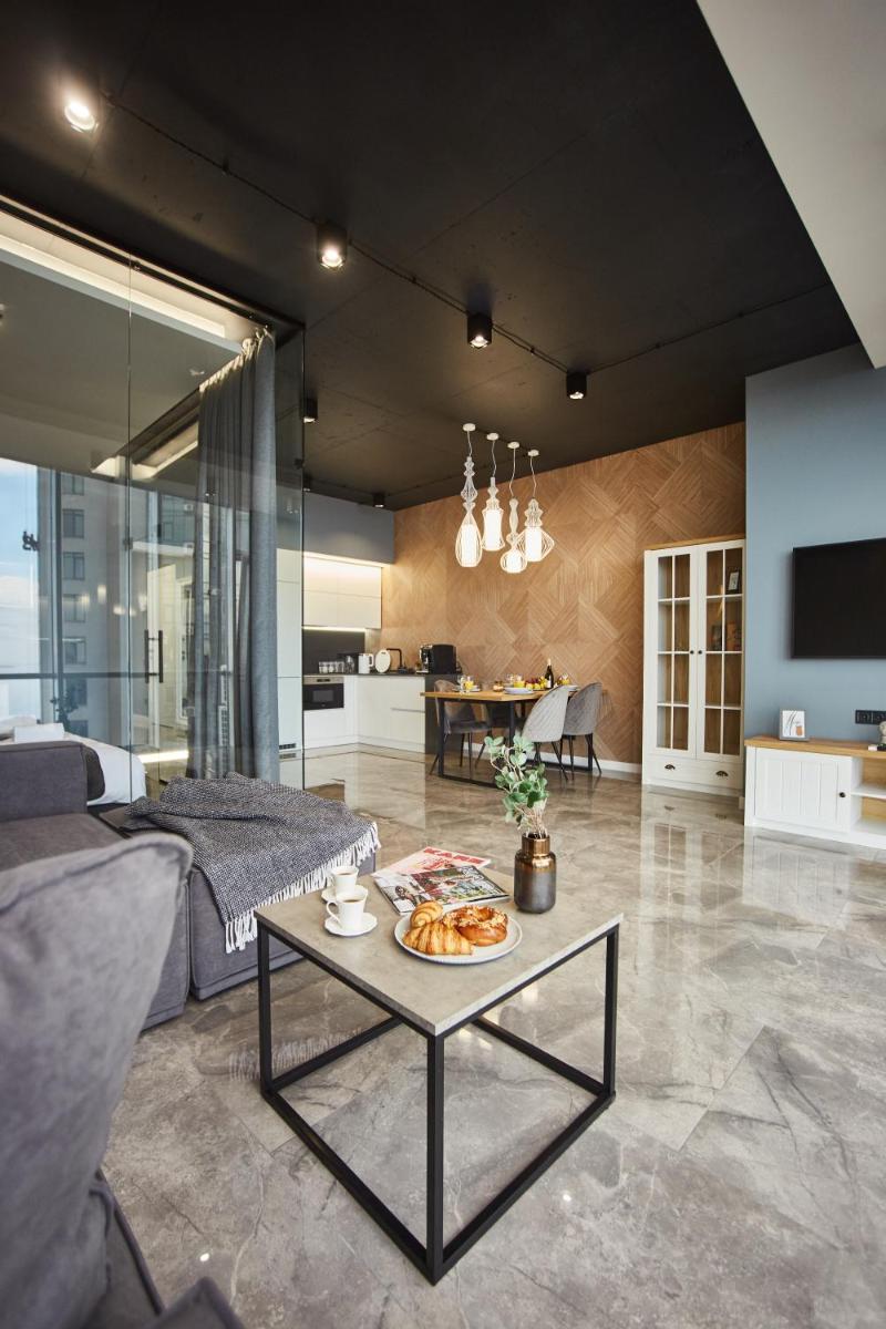 Suitetrails - Gagarin Plaza Luxury Sea View Apartments