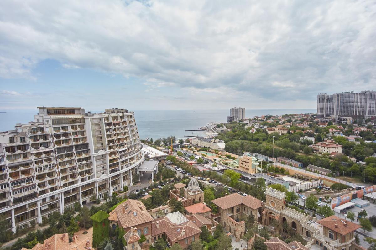Suitetrails - Gagarin Plaza Luxury Sea View Apartments