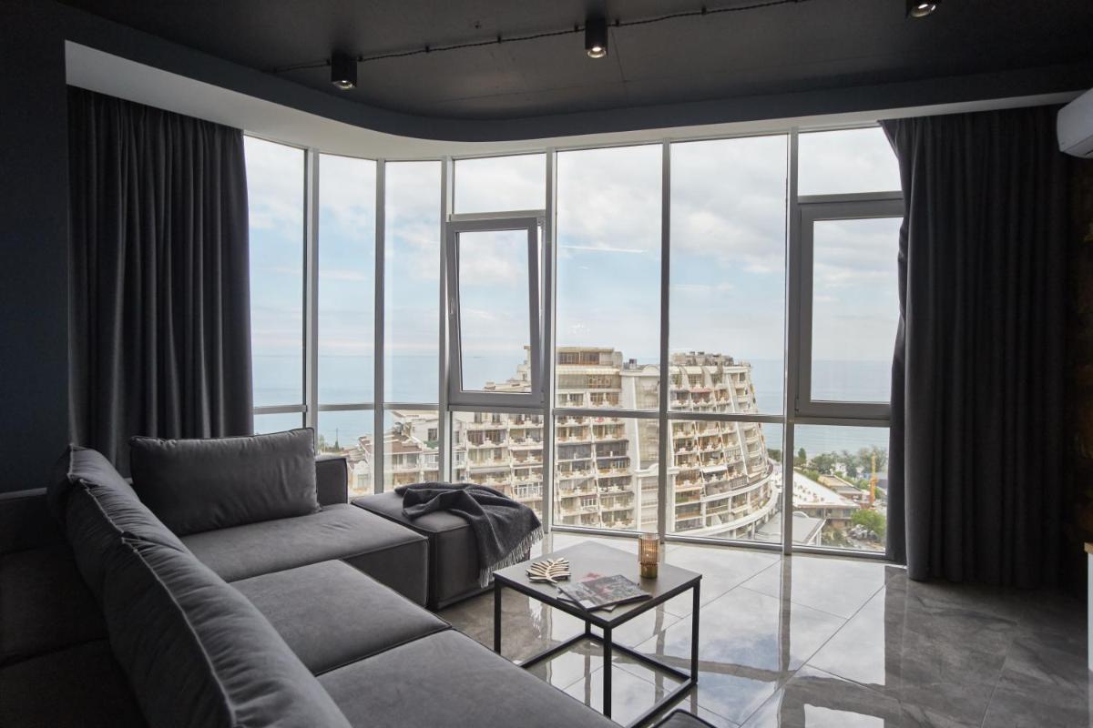 Suitetrails - Gagarin Plaza Luxury Sea View Apartments