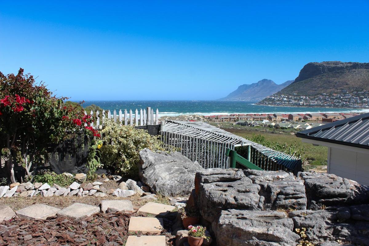 Room With a View for Two - Housity