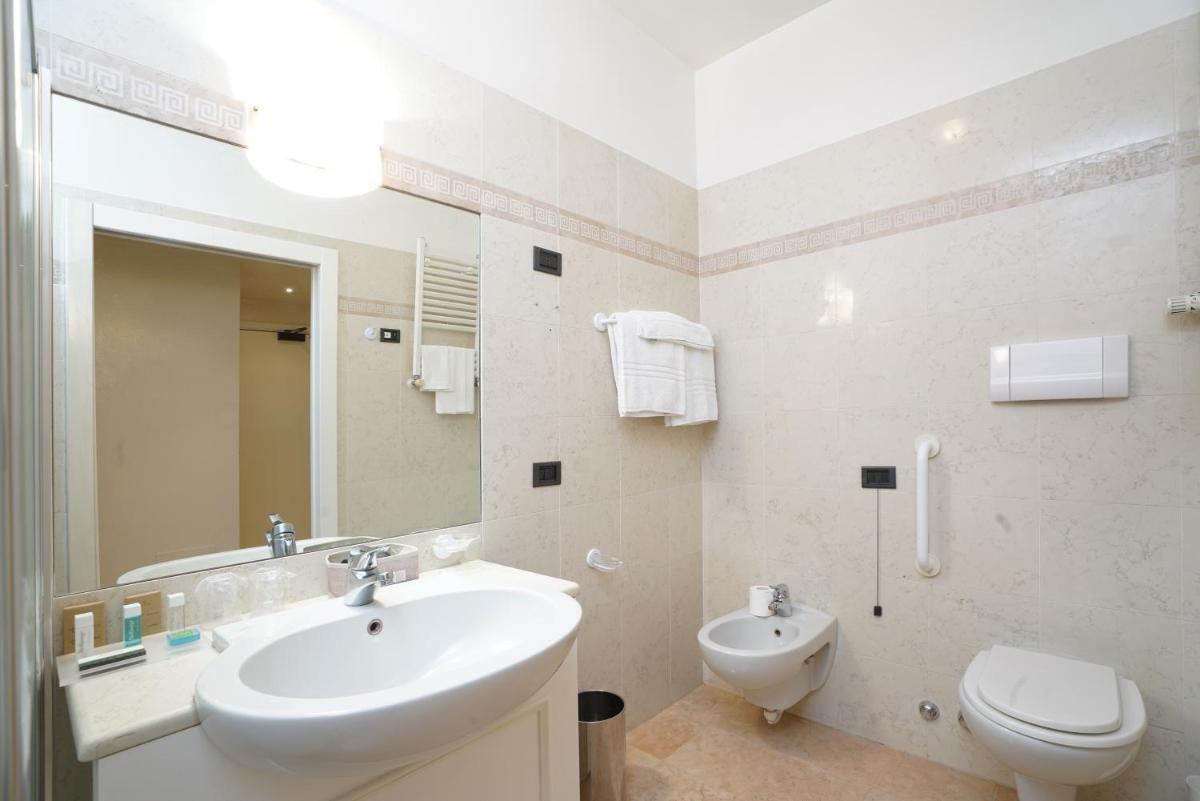 Hotel Europa - Housity