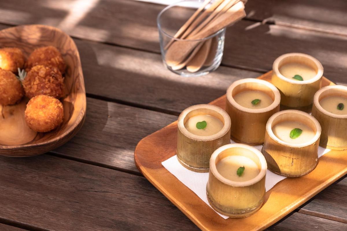 Comida en o cerca de este hotel