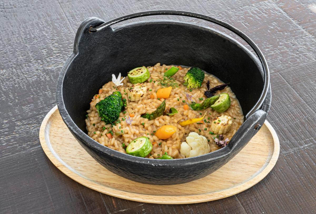 Comida en o cerca de este hotel