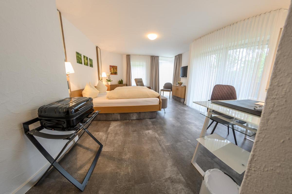 Hotel- Restaurant Zum Schwan - Housity