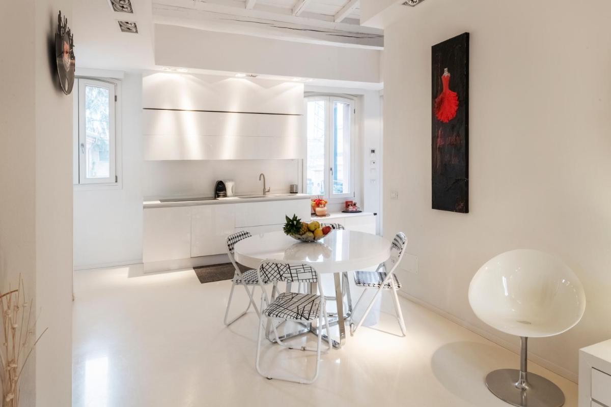 Charming Flat in centro a Ferrara con posto auto - Housity