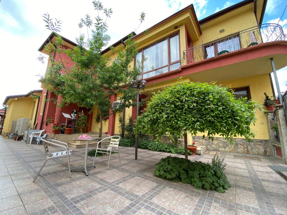 Family Hotel Kavrakovi - Housity