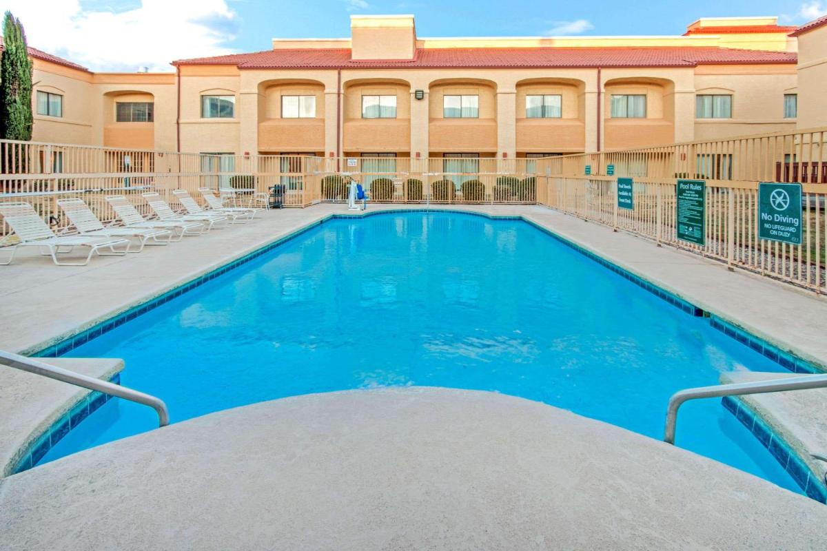 La Quinta Inn by Wyndham Las Cruces Mesilla Valley - Housity