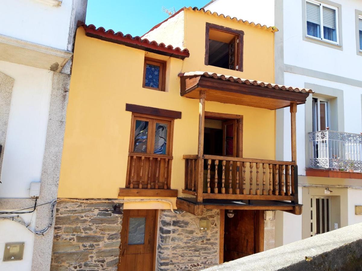 2 bedrooms house at Redes 200 m away from the beach with sea view enclosed garden and wifi - Housity