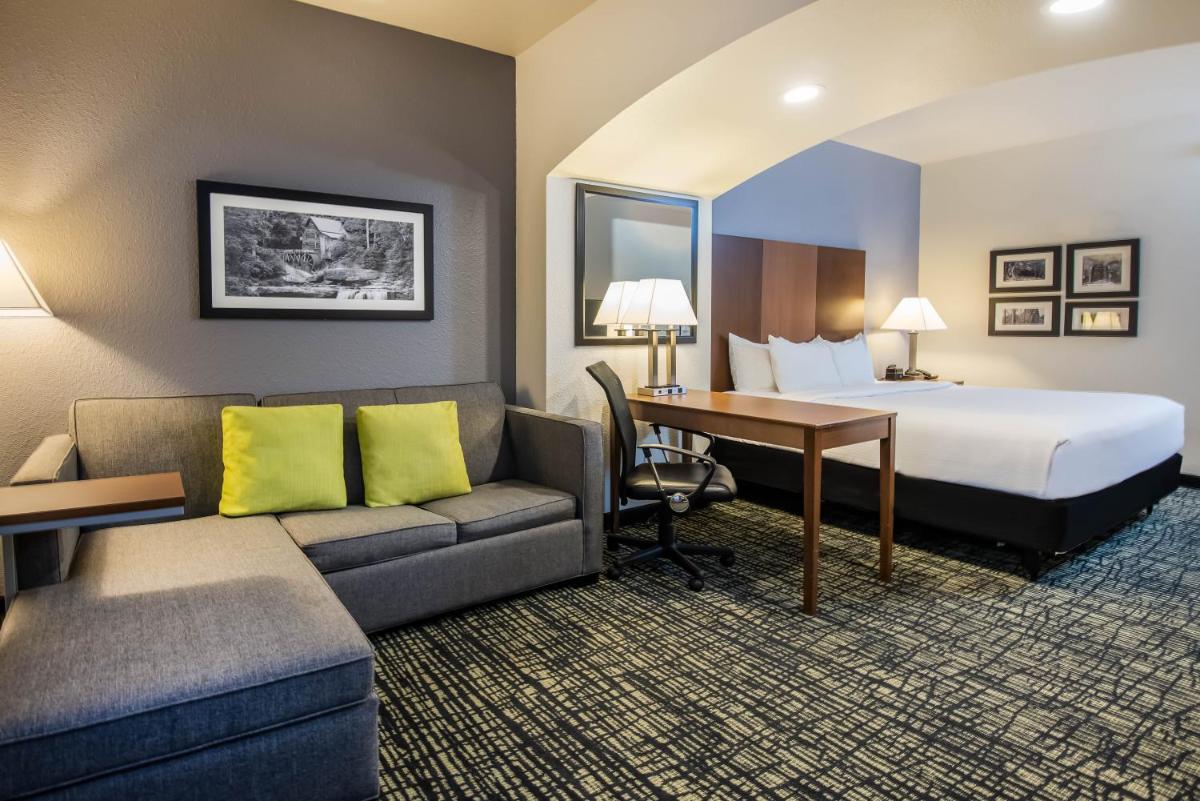 La Quinta by Wyndham Morgantown - Housity