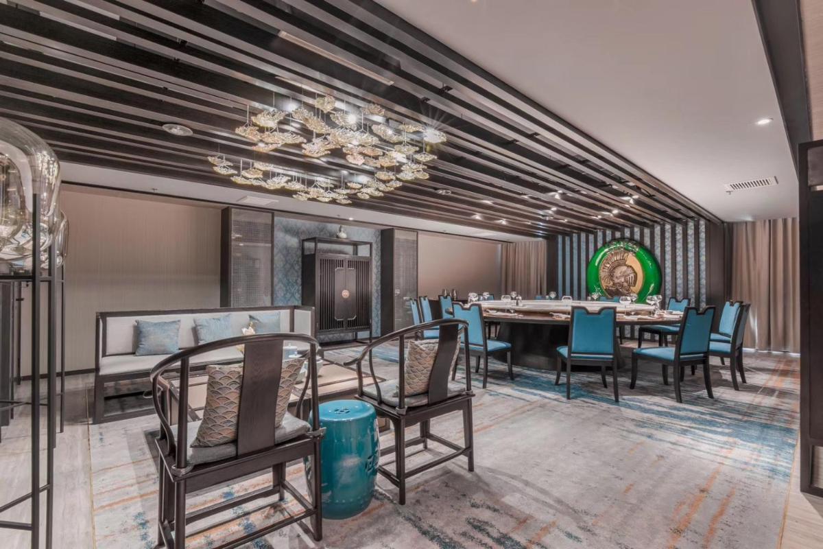 Qingdao Treasure Hotel - Housity